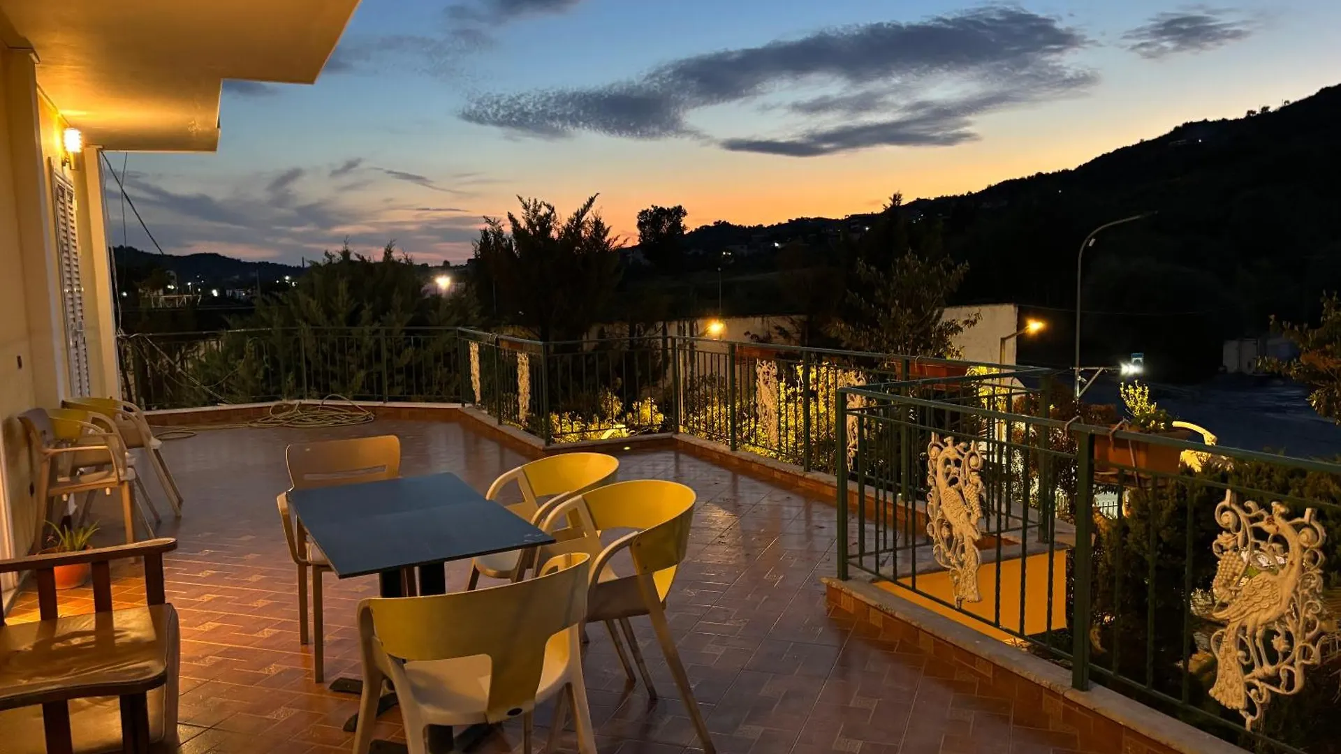 Hotel Restorant Halal Il Tramonto. Vore 3*,  Albania